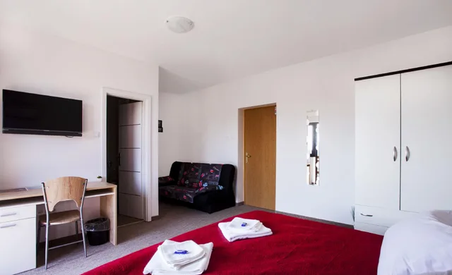 غرفة كومفورت بسرير مزدوج، London Rooms Zagreb Airport 1/1
