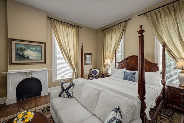 Green, Suite, King Bed، Hamilton-Turner Inn 1/3