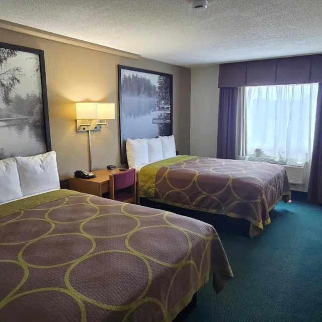 Suite, Queen Bed, Super 8 By Wyndham Rogers Minnesota 4/10