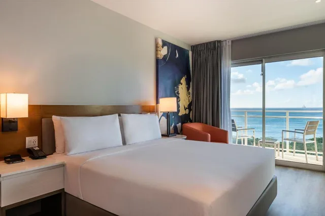 Master, Suite, King Bed, Ocean Front, Embassy Suites by Hilton Aruba Resort 5/6