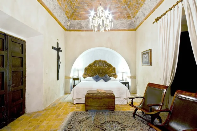 Master, Suite, King Bed, Jetted Tub، Hacienda Sepulveda Hotel Spa 3/10