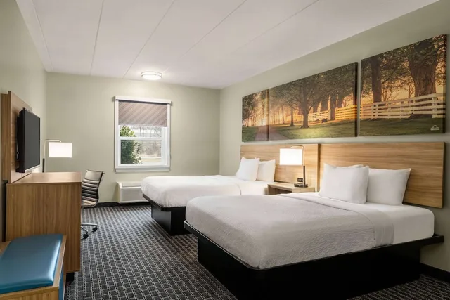 غرفة بسريرين كوين لذوي الإعاقة، Days Inn Suites By Wyndham Lancaster Amish Country 4/5