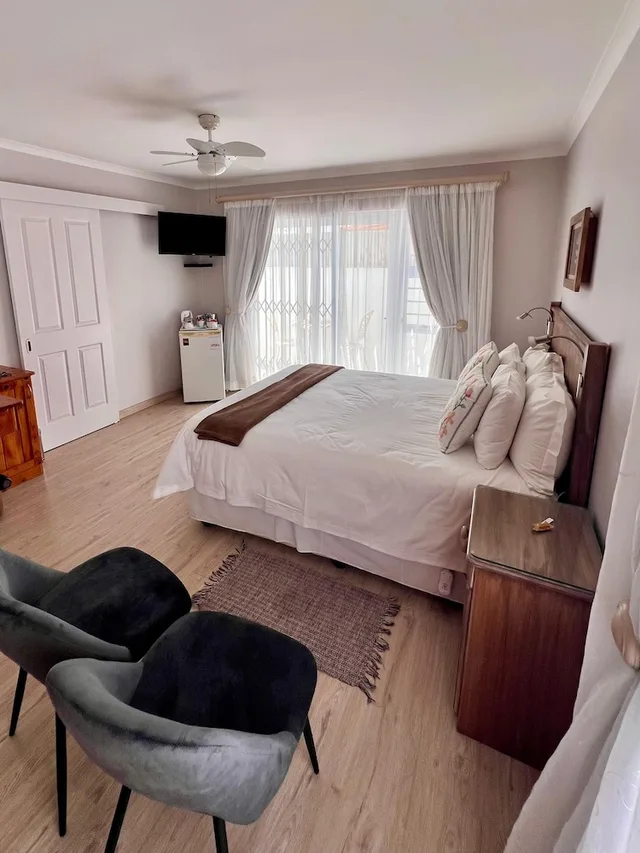 Nautilus, Queen Bed, Baywatch Villa Guest House And Self Catering Accommodation 5/5