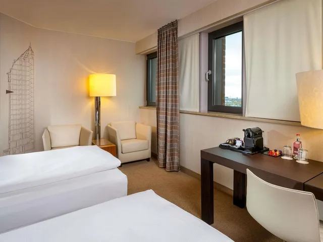 غرفة كلاسيكية بسريرين منفصلين، Movenpick Hotel Hamburg 4/9