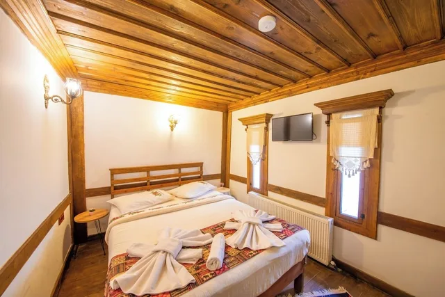 غرفة قياسية بسرير مزدوج بإطلالة على الحديقة، Hanedan Konak Otel 1/2