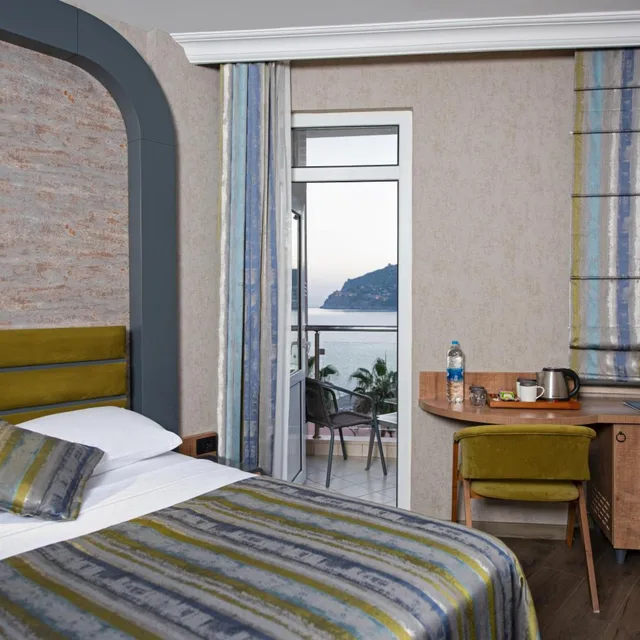 غرفة سوبيريور بسرير مزدوج أو سريرين منفصلين بإطلالة على البحر، Monart City Hotel All Inclusive 2/4
