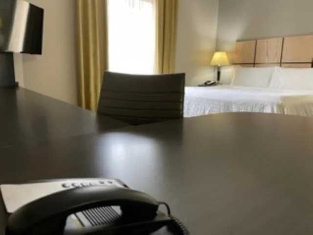 جناح استوديو بسرير كوين بحوض استحمام لذوي الإعاقة، CANDLEWOOD SUITES MOORESVILLE 3/5