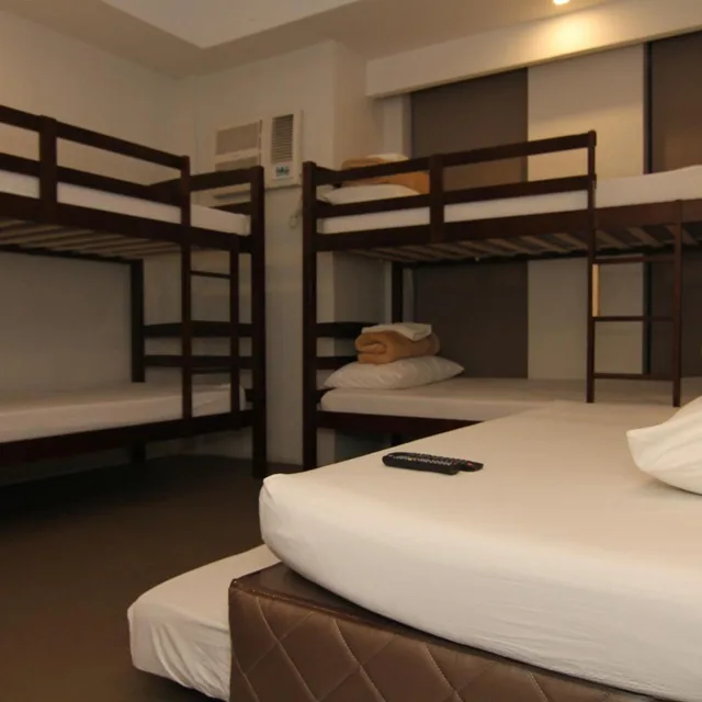 غرفة رباعية بحمام مشترك، Mabolo Royal Hotel 1/3