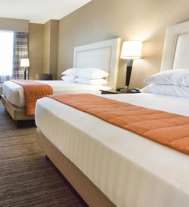 غرفة بسريرين كوين في طابق مرتفع، Drury Inn and Suites Cincinnati Sharonville 2/5