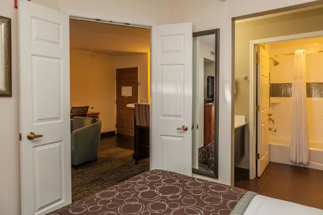1 Bedroom, Suite, Queen Bed, Kitchen, Staybridge Suites Co Springs Air Force Academy 7/8