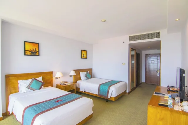 غرفة ديلوكس بسريرين منفصلين بإطلالة على المدينة بغرفة نوم واحدة، Petro Hotel 4/9