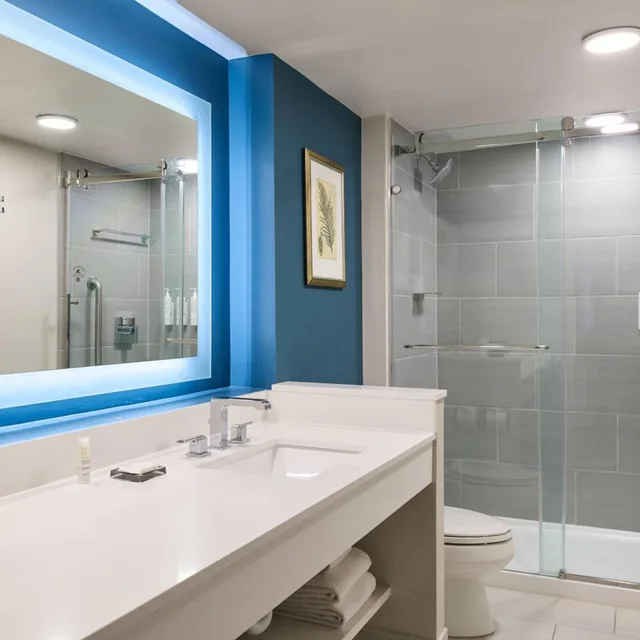 Room, King Bed, Water View, Balcony, Captiva Tower, Accessible، Marriott Sanibel Harbour Resort And Spa 2/15