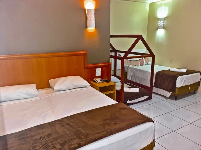 Family, 1 Double and 1 Single Bed, Murphy Bed، Coral Tower Express 3/10