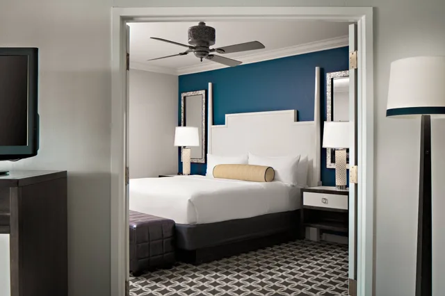 1 Bedroom, Deluxe, Suite, King Bed, Sofa, Gaylord Palms Resort & Convention Center 5/5