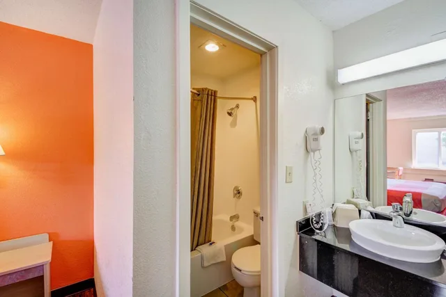 غرفة بسرير كينج للمدخنين، Motel6 Wichita, Kansas 9/10