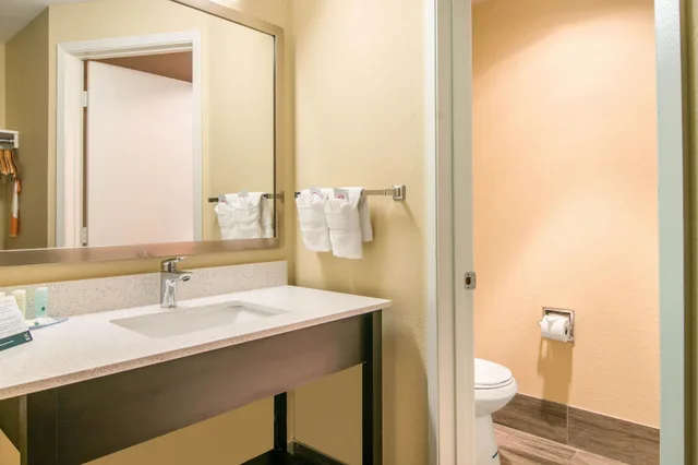 غرفة قياسية بسريرين كوين، Quality Inn & Suites Albany Corvallis 3/3