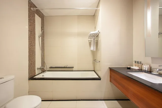 جناح بسرير كوين وسرير فردي، Jambuluwuk Malioboro Hotel Yogyakarta 6/6