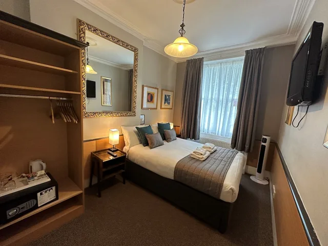 غرفة سوبيريور بسرير مزدوج، Tudor Court Hotel 10/10