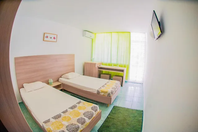 غرفة بسرير مزدوج بشرفة، Hotel Favorit 4/8