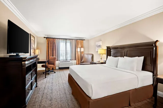 غرفة بسرير كينج، Best Western Ontario Mills 1/3
