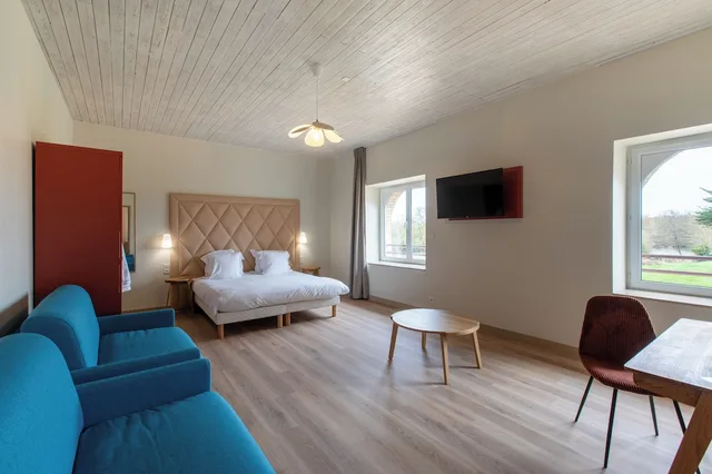 جناح جونيور بسرير كوين مع أريكة، Domaine de la Courbe Hotel & Spa 1/2