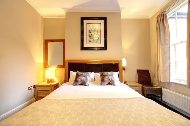 شقة تنفيذية بسريرين مزدوجين بـ3 غرف نوم مع أريكة، Chester Apartments 3/10