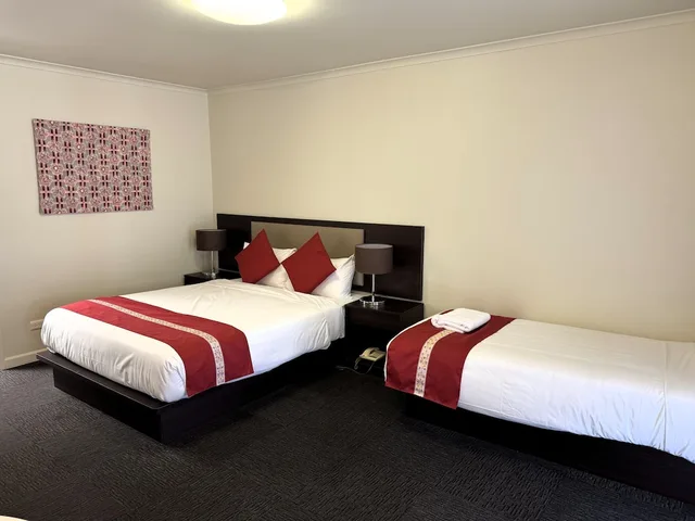 غرفة سوبيريور بسرير كوين وسرير فردي، Botanical Hotel 1/5
