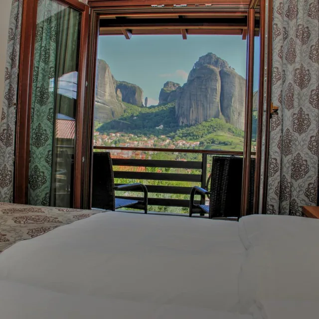 غرفة ثلاثية، Grand Meteora Hotel 7/9
