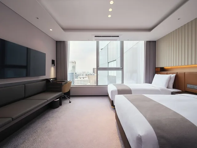 Premier, Deluxe, Twin Beds, Stanford Hotel Myeongdong 2/3
