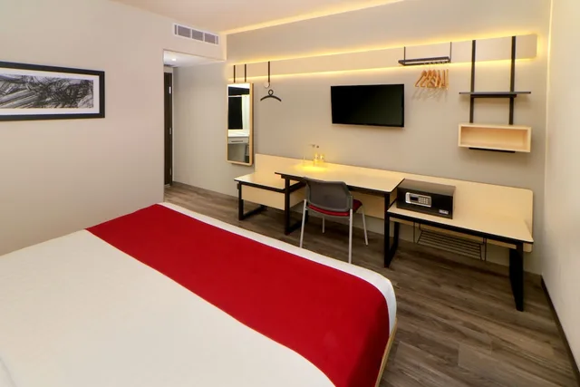 غرفة بسرير كينج، City Express Plus by Marriott Puerto Vallarta 5/8