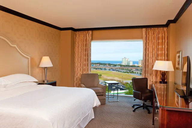 غرفة بسرير كينج، Sheraton Myrtle Beach 11/15