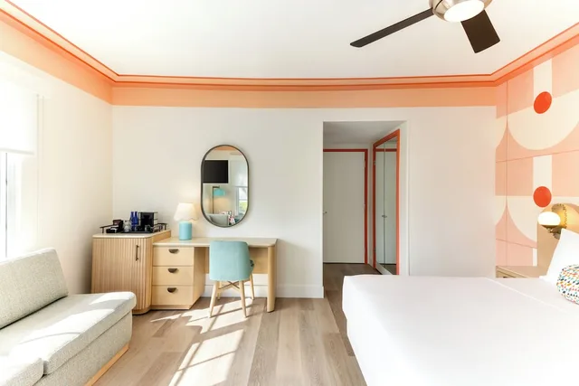 Tower, Suite, King Bed, Sofa، Waldorf Towers South Beach 1/2