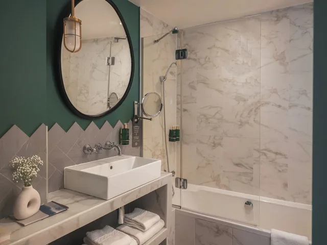 Smart, Superior, Queen Bed، HANDSOME HOTEL BY ELEGANCIA 9/10