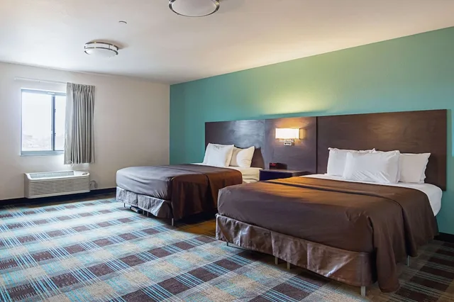 Efficiency, Suite, 2 Queen Beds، Suburban Studios Monaca - Pittsburgh 1/4