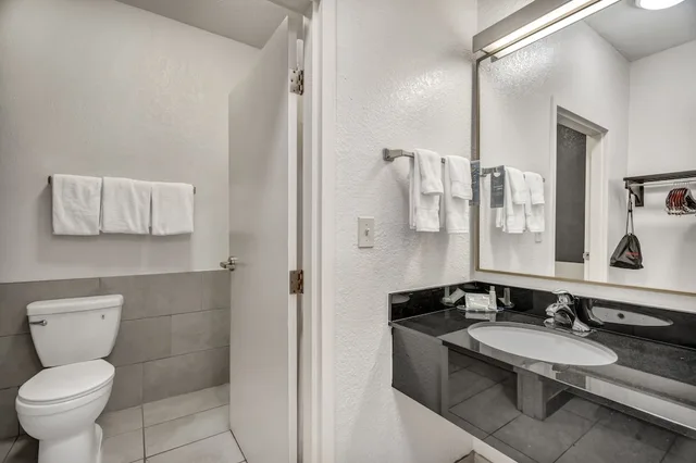 Room, King Bed, Accessible, Fairfield Inn Suites Fort Worth Fossil Creek 4/6