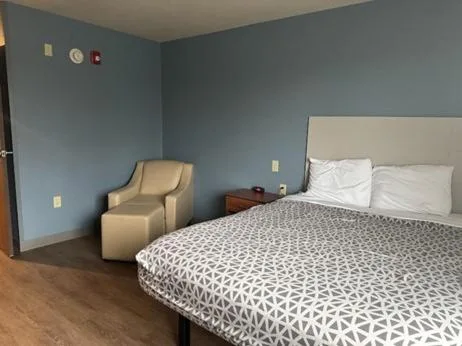 غرفة بسرير مزدوج لذوي الإعاقة، WoodSpring Suites St. Louis St. Charles 1/4