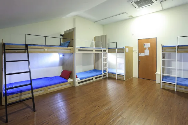 سكن مشترك للرجال، SPOT ON 90236 Zigzag Travellers Home 2/2