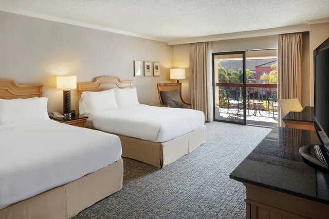 room, 2 queen beds, courtyard view, Doubletree By Hilton Sonoma Wine Country 1/10