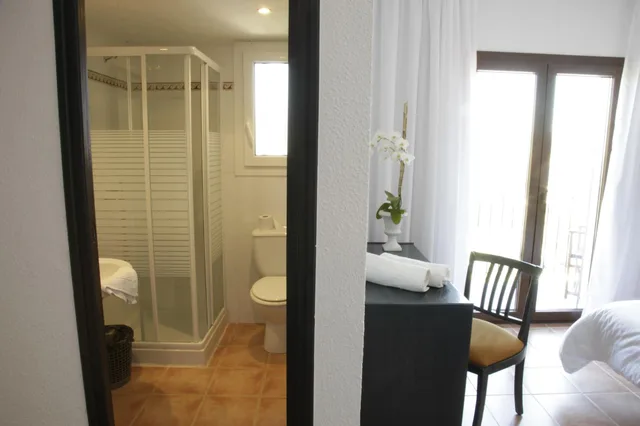 غرفة سوبيريور بسرير مزدوج بشرفة، Bon Repos Hotel 4/4