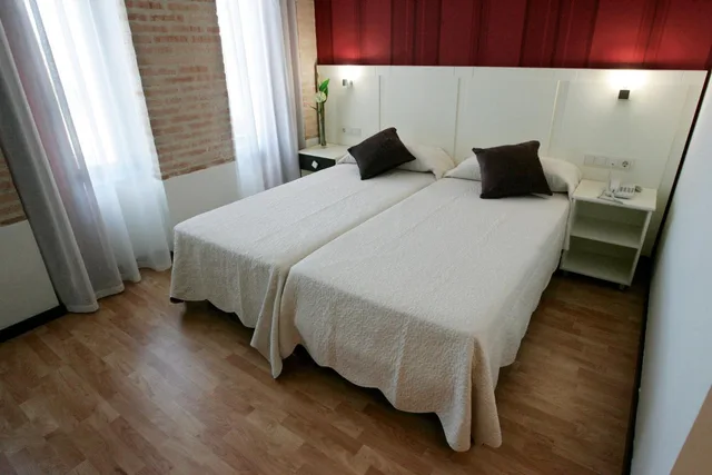 غرفة بسرير مزدوج أو سريرين منفصلين، LA BASTIDA HOTEL 1/10