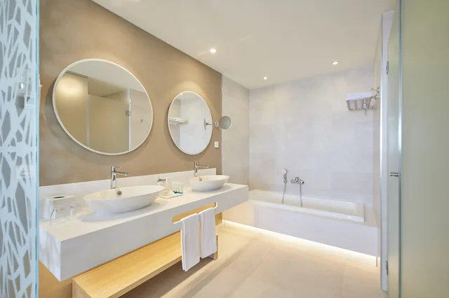 Swim Up, Junior Suite, King Bed, Adult Only، Bahia Principe Fantasia Tenerife 6/10