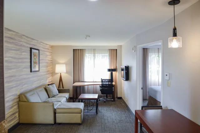جناح بسرير كوين، Residence Inn La Mirada Buena Park 1/2