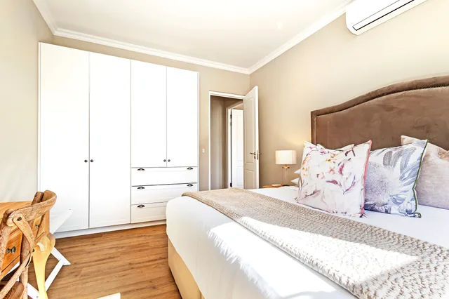 فيلا فاخرة بإطلالة على الجبل بغرفتي نوم، L Ermitage Franschhoek Chateau Villas 1/6