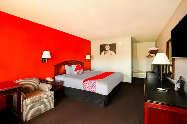 غرفة بريميوم بسرير كينج، OYO Hotel Texarkana North Heights AR Hwy I-30 3/5