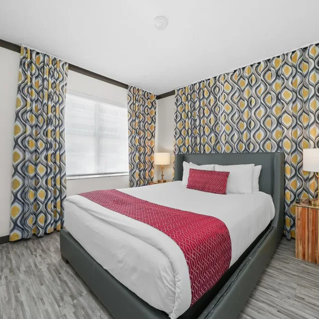 جناح ديلوكس بسرير كينج وسرير كوين بغرفة نوم واحدة لذوي الإعاقة، Metropole Suites South Beach 2/6