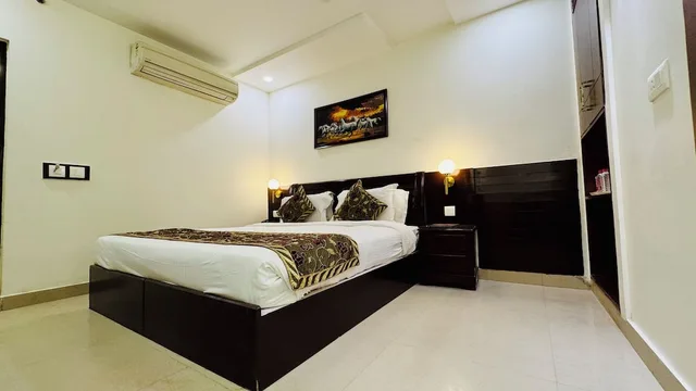 غرفة سوبيريور بسرير كينج، Hotel Taj Inn 4/10