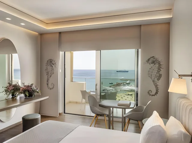 Imperial, King Bed, Marina View، St Raphael Resort and Marina 3/3