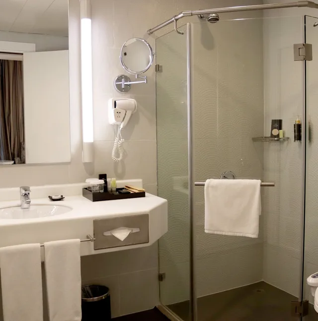 Prima Deluxe، Holiday Villa Hotel and Residence City Centre Doha 4/4
