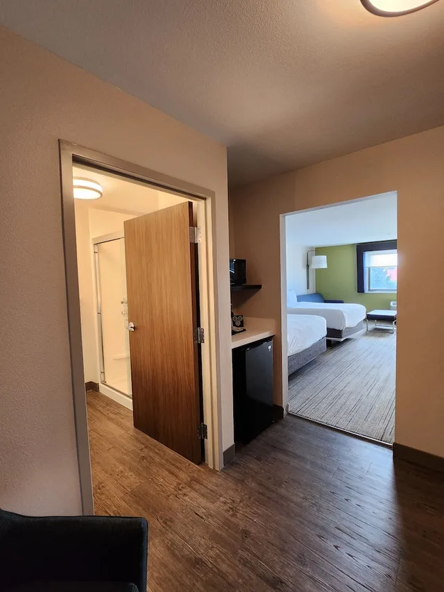 غرفة قياسية بسريرين كوين لذوي الإعاقة، Holiday Inn Express Suites Camas Vancouver 3/7