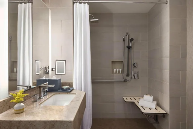 Room, King Bed, with Pool, Accessible, The Woodlands Resort, Curio Collection by Hilton 4/6